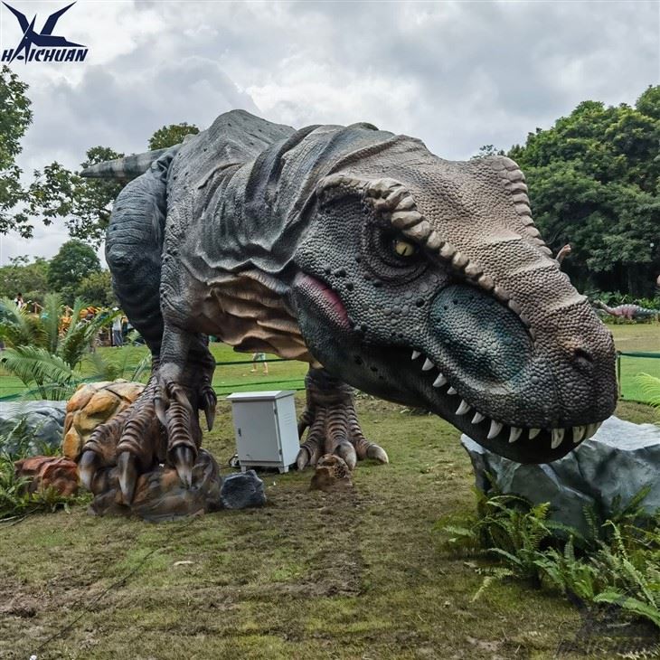 Giant Tyrannosaurus Rex